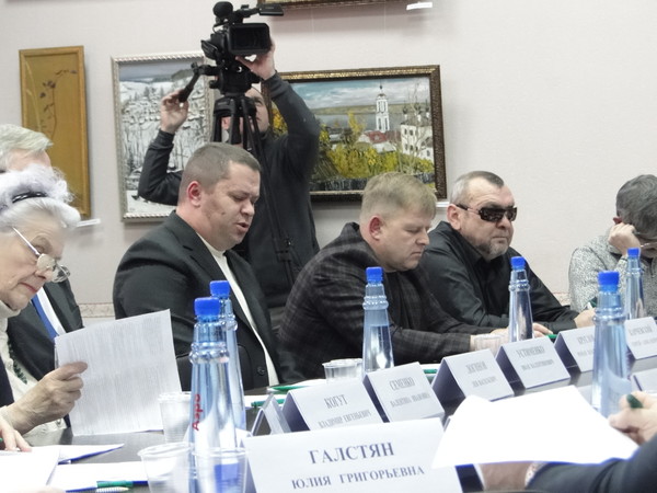 Закон "о такси" стал предметом обсуждения в Общественной палате Ивановской области. I-338