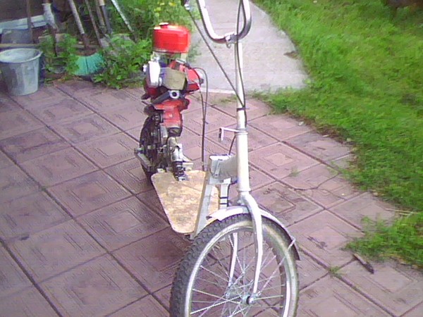 Самокат из велосипеда Стелс и бензопилы Дружба