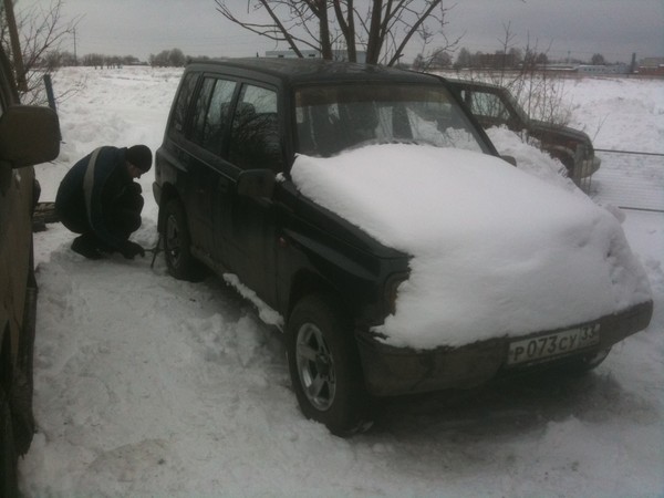 Посиделки в гараже сузуковода...