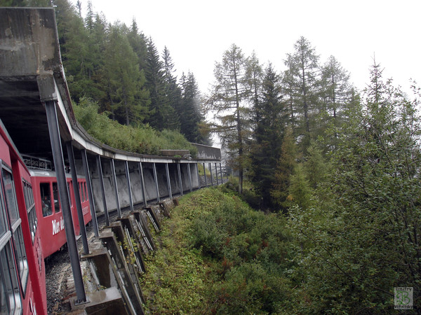i-906.jpg