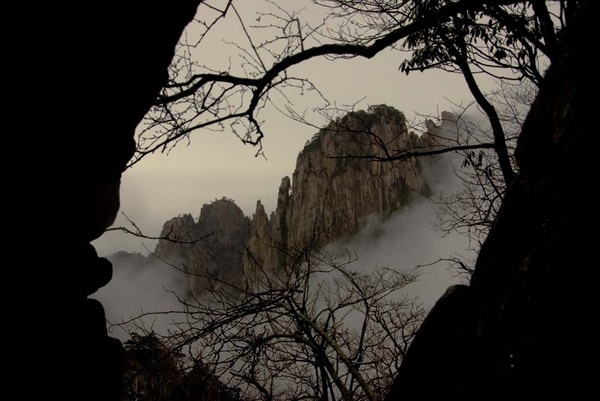 Китай. Горы Хуаньшань. Март 2008. Фото.