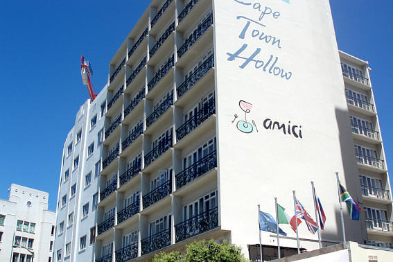Cape Town, Hollow Hotel