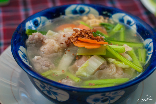 Хошимин: китайский суп с вонтонами