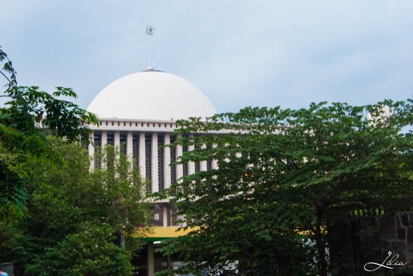 Джакарта, самая крупная мечеть в ЮВА