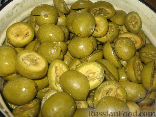 Салат с копченым сыром и болгарским перцем Салат с копченым сыром и болгарским перцем