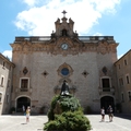 фасад базилики монастыря Люк