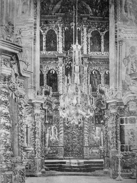 Интерьер церкви Петра и Павла в Поречье-Рыбном в начале XX века