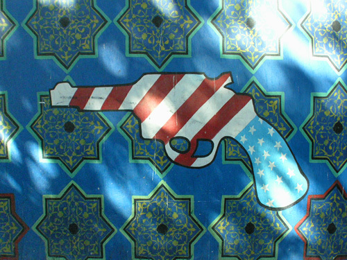 Из серии «Персидские узоры». Рисунок на стене бывшего посольства США.