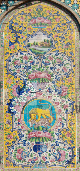 Из серии «Персидские узоры». Мозаика на стене Веранды мраморного трона в Голестане.