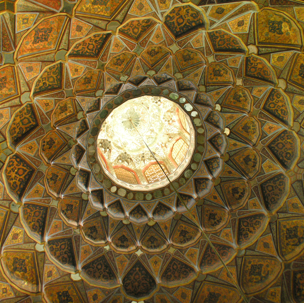 Из серии «Персидские 

узоры». Фрагмент купола дворца Хашт Бехешт.