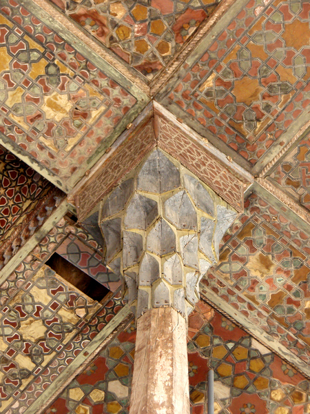Из серии «Персидские узоры». Капитель деревянной колонны на террасе дворца Али Капу.