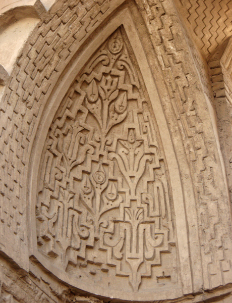 Из серии «Персидские узоры». Фрагмент декора ворот мечети Хаким.