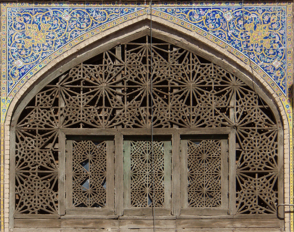 Из серии «Персидские узоры». Узорчатое окно в мечете Сейид.