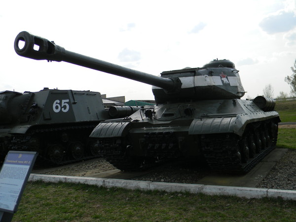 Тяжёлый танк ИС-2
