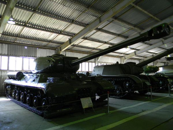 Тяжёлый танк ИС-2 (Центральный музей бронетанкового вооружения и техники в Кубинке)