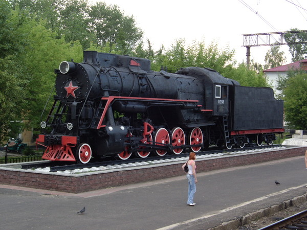 Наш паровоз вперёд летит