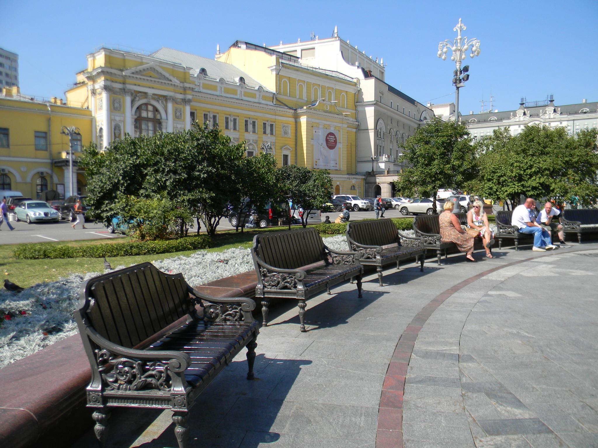 У Большого театра