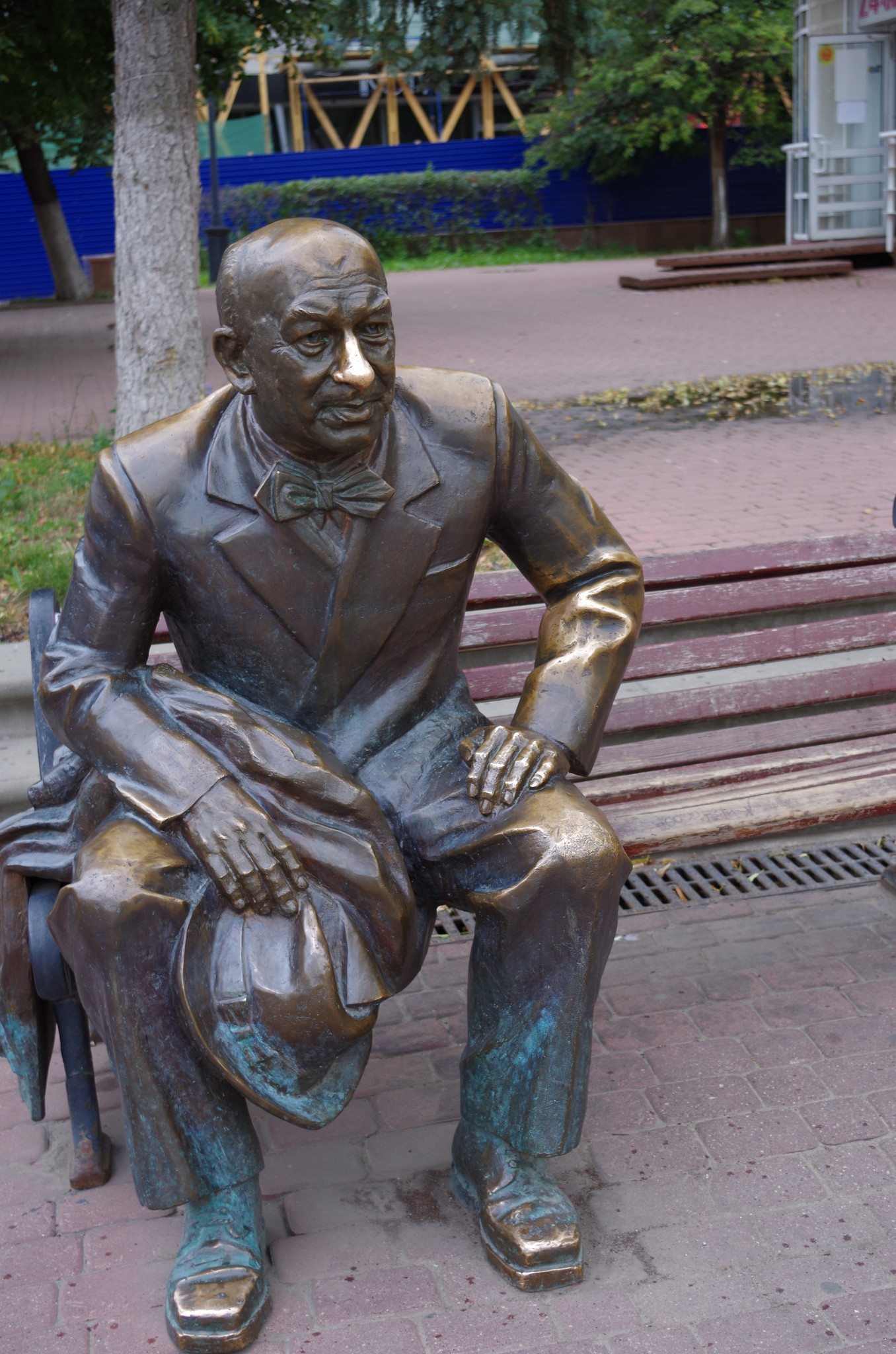 Памятник Евгению Евстигнееву