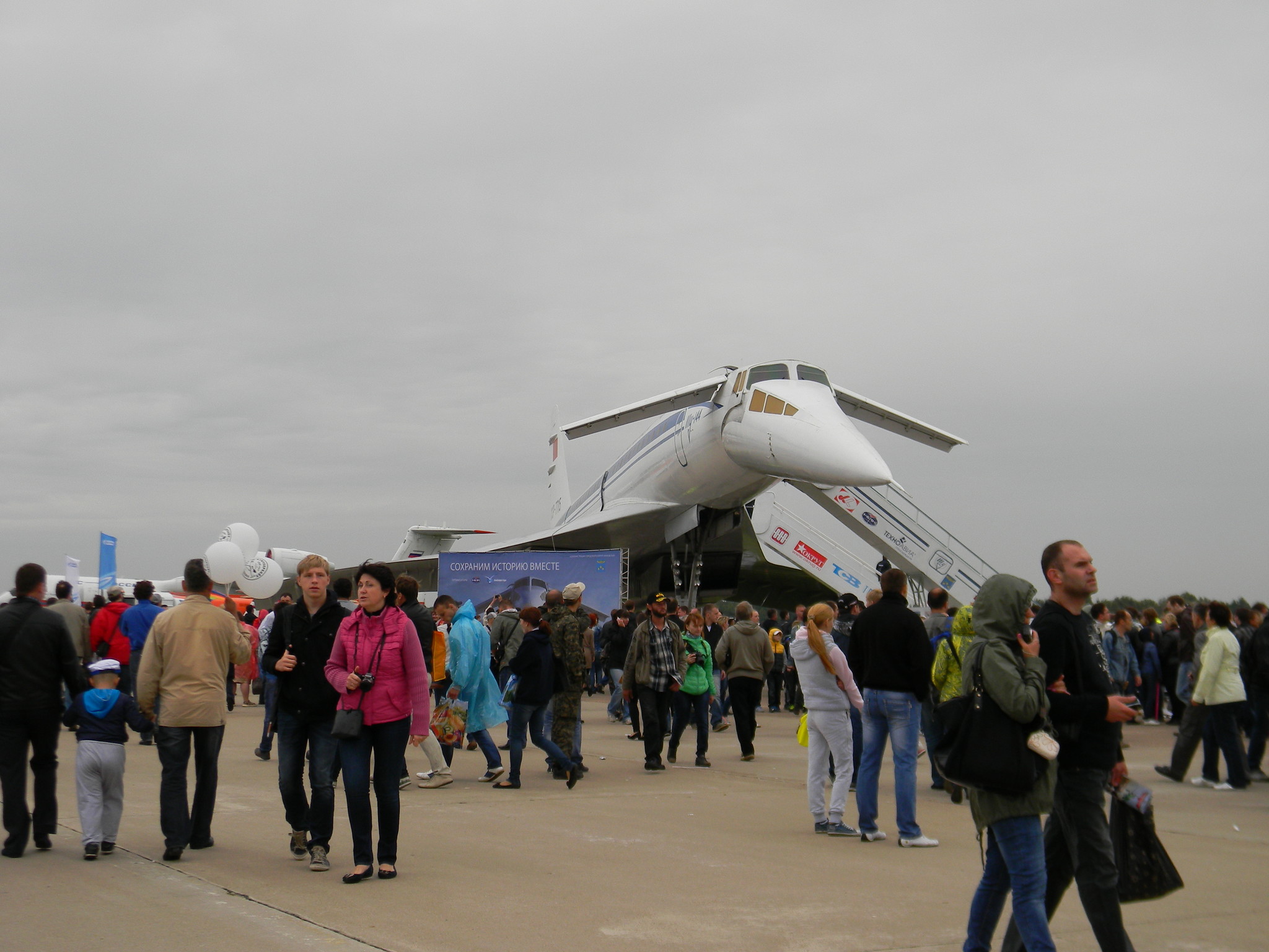 сверхзвуковой пассажирский самолёт Ту-144