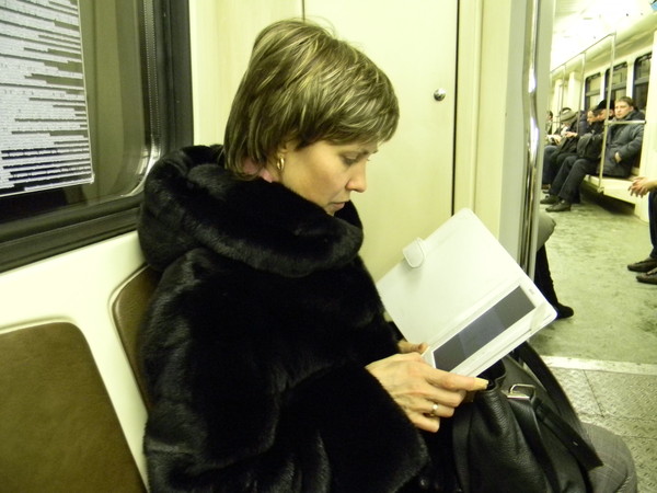 Электронная книга - лучший друг пассажира московского метро