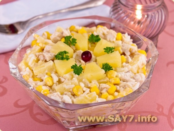 Салат из куриной грудки с ананасами и кукурузой рецепт Салат из куриной грудки с ананасами и кукурузой рецепт