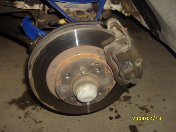 Замена тормозных цилиндров передних колес ВАЗ 2106