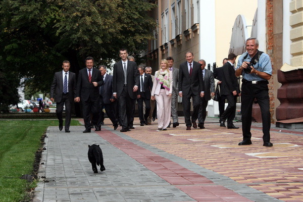 Тамбов. Черный кот и олигарх Прохоров 